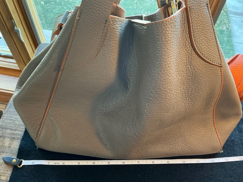 Bolso de Hombro Laura Di Maggio Triángulo Cartera con Bolsa y Dije en Beige Nuevo sin Etiquetas Foto 3 de 4