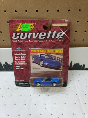 Johnny Lightning 1998 Chevrolet Corvette Convertible Corvette Collection  Blue 