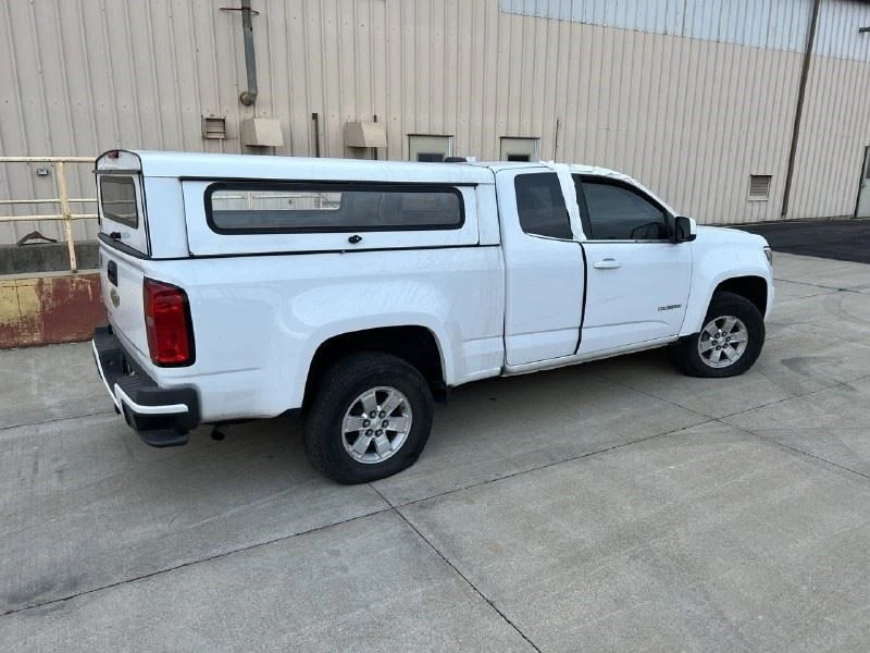 2018-2020 CHEVROLET COLORADO RIGHT OUTSIDE DOOR HANDLE BRACKET OEM 13592465 - Image 4 of 4