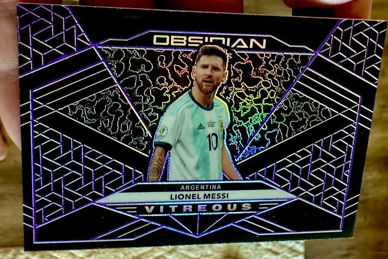 2019-20 Panini Obsidian Soccer Electric Etch Purple- Lionel Messi /65 Argentina