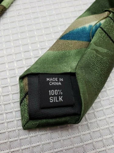 J. GARCIA SIGNATURE COLLECTION TIE BANY AN TREES ARTIST PROOF #10 100% SILK - Picture 5 of 5