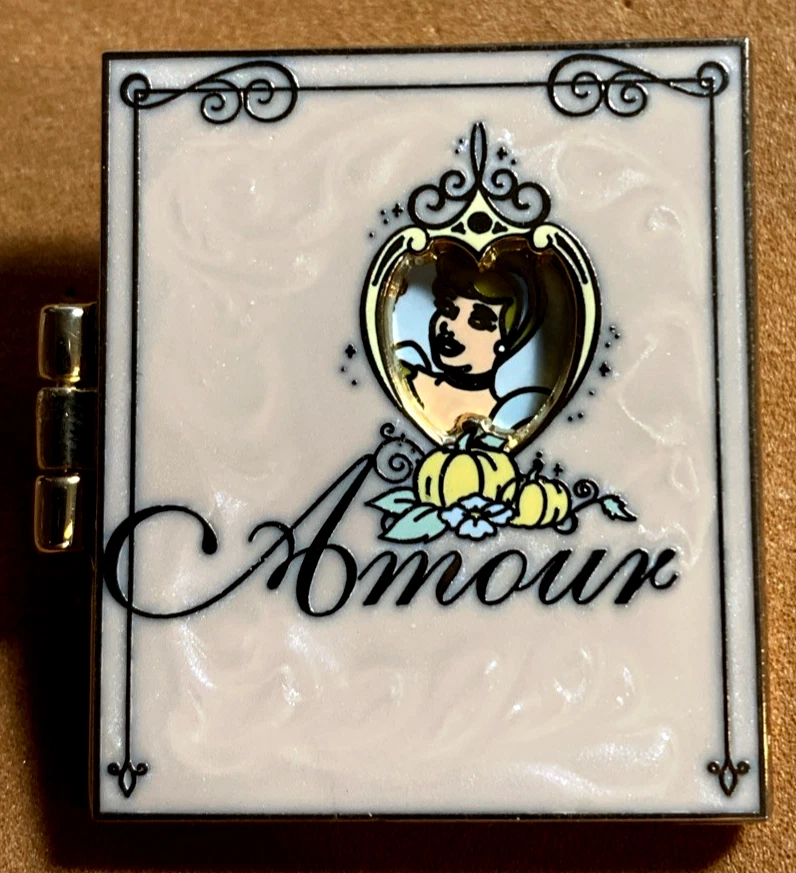 DISNEY RARO 2011 LOVE IS MAGICAL LANGUAGE OF LOVE CENICIENTA Y PRÍNCIPE LE 250 PIN Foto 2 de 3