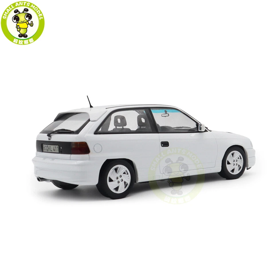 1/18 Opel Astra Gsi 1991 Norev 183673 White Diecast Model Car - Image 3 of 4