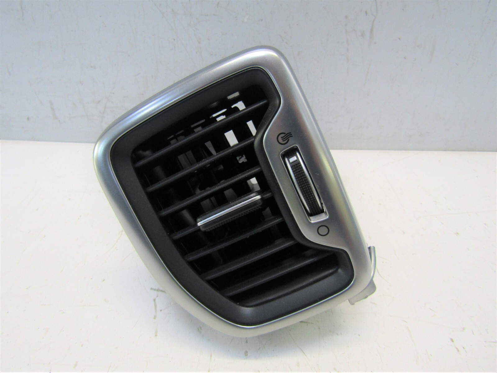 KIA SPORTAGE MK4 2016-18 NEARSIDE LEFT FRONT DASHBOARD AIR VENT            #5174