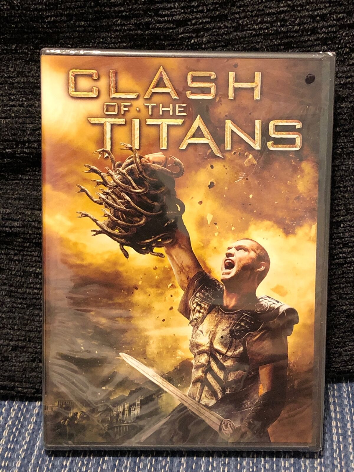 Best Buy: Clash of Titans [2 Discs] [Blu-ray/DVD] [1981]