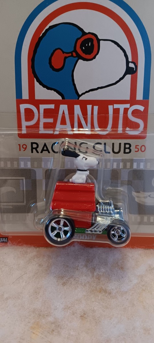HOT WHEELS POP CULTURE SERIE PEANUTS RACING CLUB SNOOPY MINT ON CARD e