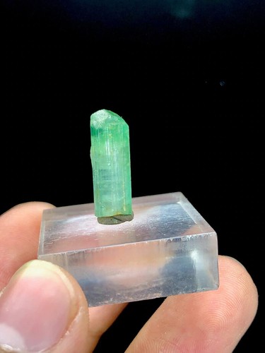 9.65 ct Natural Blue Green Tourmaline Crystal – Untreated Bi-Color Indicolite - Picture 3 of 8