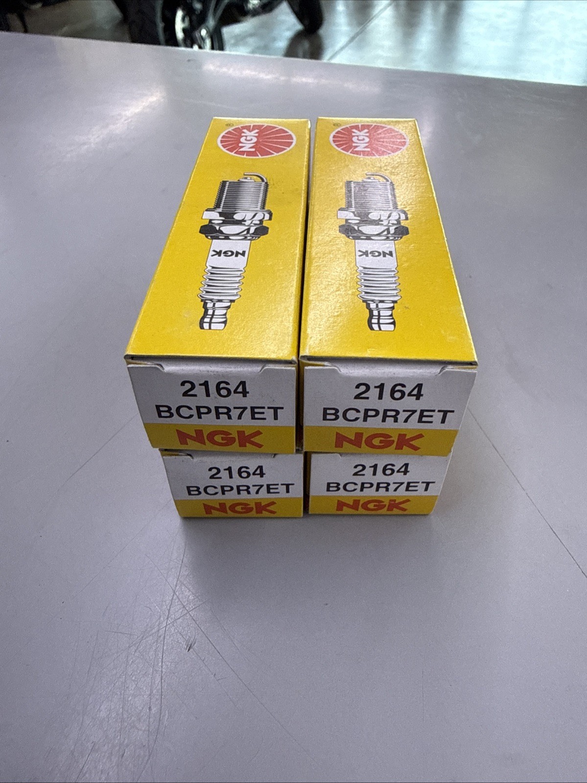 4 pc NGK 2164 / 5509  BCPR7ET Standard Spark Plugs BMW R1100s 99-03