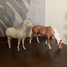 Lot Of 2 Vtg Breyer Matte Alabaster Arabian Mare PAM B & Grazing Palomino #143