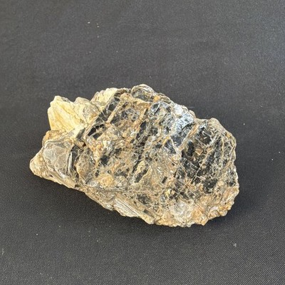 Absolutely Gorgeous 980g Of Mica Flaked  Rock Natural Uncut Stone G11