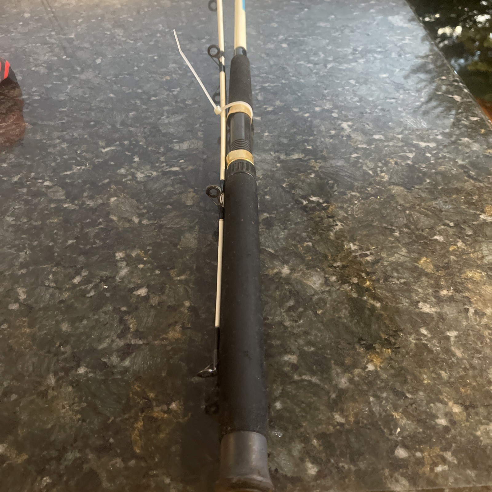 SOUTH BEND TCR556 GRAPHITE COMP 7'0" MEDIUM HEAVY 2 PIECE SP