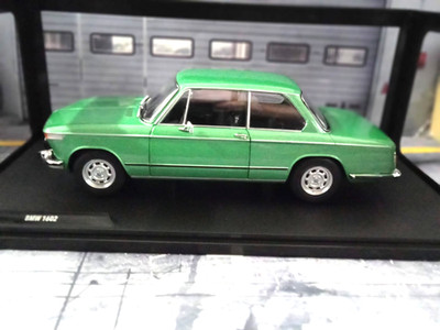 BMW 02er 1602 Limousine grün green 1971 NEU S1808601 Solido 1:18