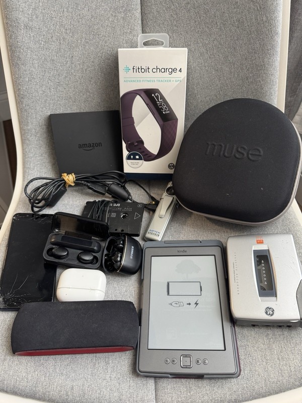 Lot Of 12 Items Amazon Tv Earbuds Portable Camera Speaker Dell Fitbit Kindle Etc