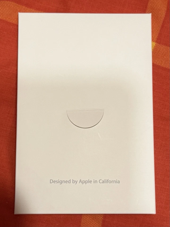 Apple iPad Original Product Information Guide Booklet with Apple Stickers - Image 3 of 4
