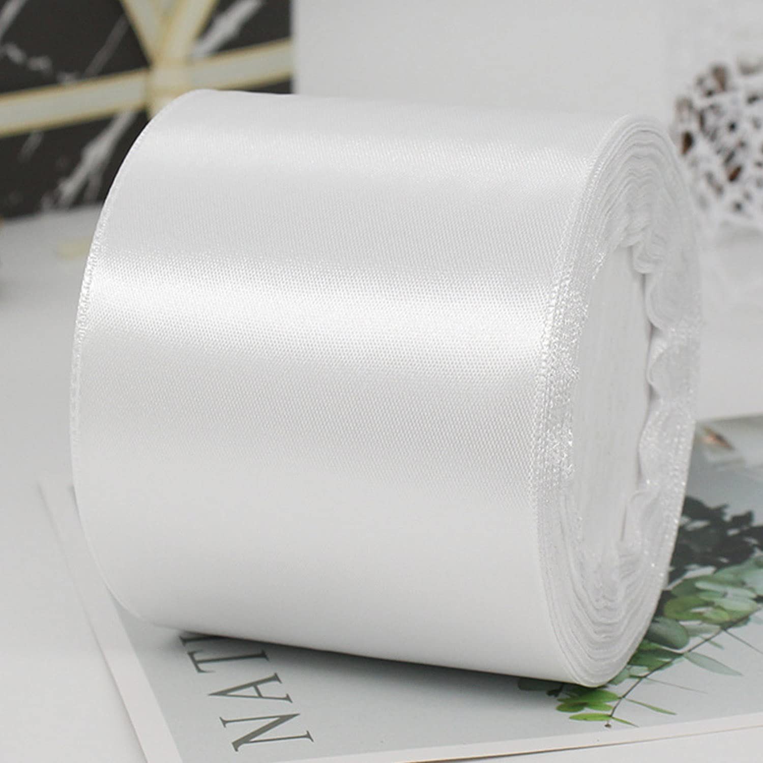 Ruban satin blanc 100mm x 25m en tissu premium pour décoration de cérémonie raffinée