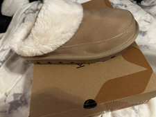 Koolaburra by UGG W Tizzey Women  s Suede Faux Fur Lined clog Slippers 10