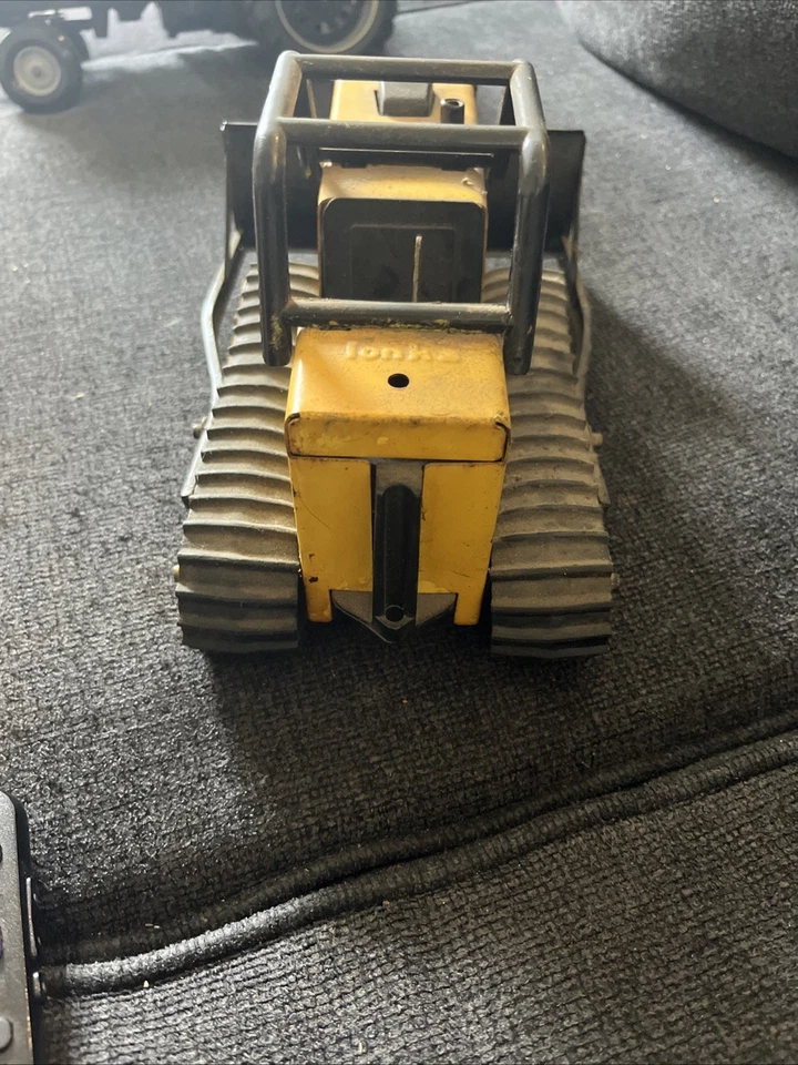 1970's Vintage Tonka T6 Bulldozer With Roll Cage and Rubber Tracks Crawler Dozer - Image 4 of 4
