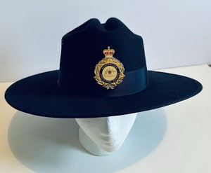 Obsolete Australian Protective Service Hat & Badge Statesman Pure Fur Felt