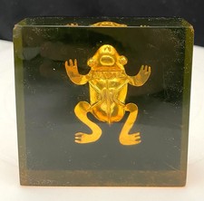 GOLDSMITH MUSEUM QUIMBAYA GILDED FROG NECKLACE, IN TRASLUCENT LUCITE c1975 vg