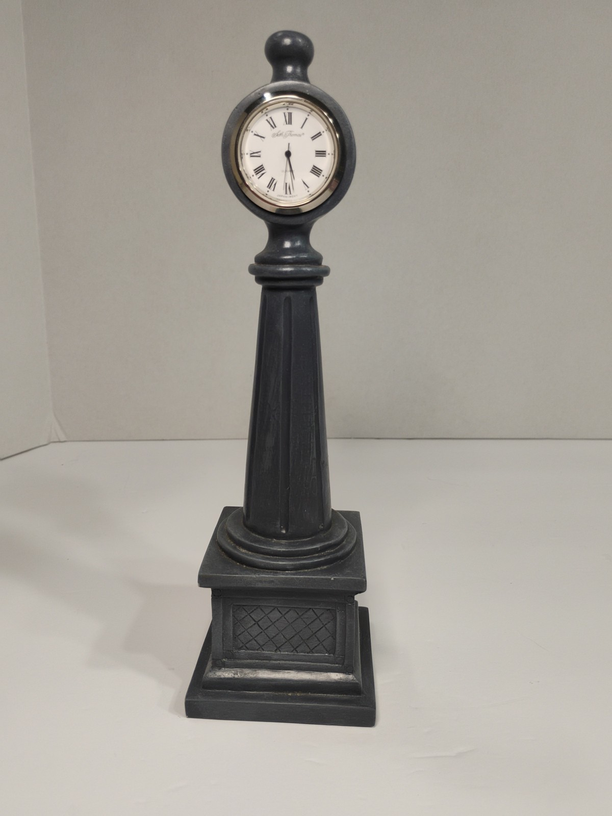 Seth Thomas Pedestal Street Clock Black Resin Mantel Table Clock Quartz Japan