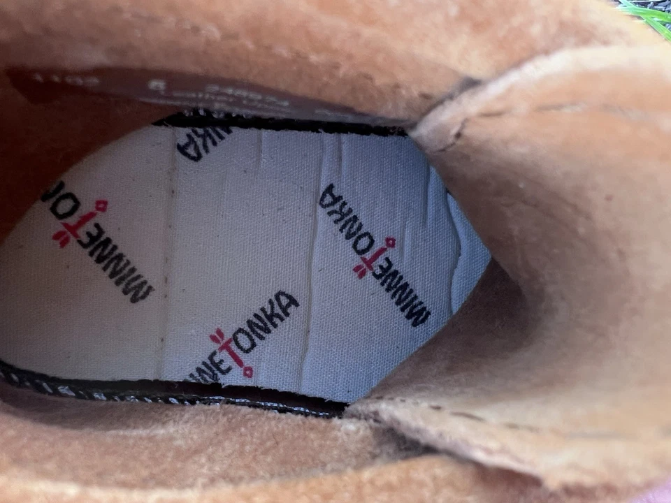 Botín trenzado Minnetonka marrón talla 5 niño pequeño Foto 3 de 4