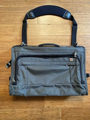Victorinox/ Swiss Army Knife Co Garment Bag Luggage Carry On