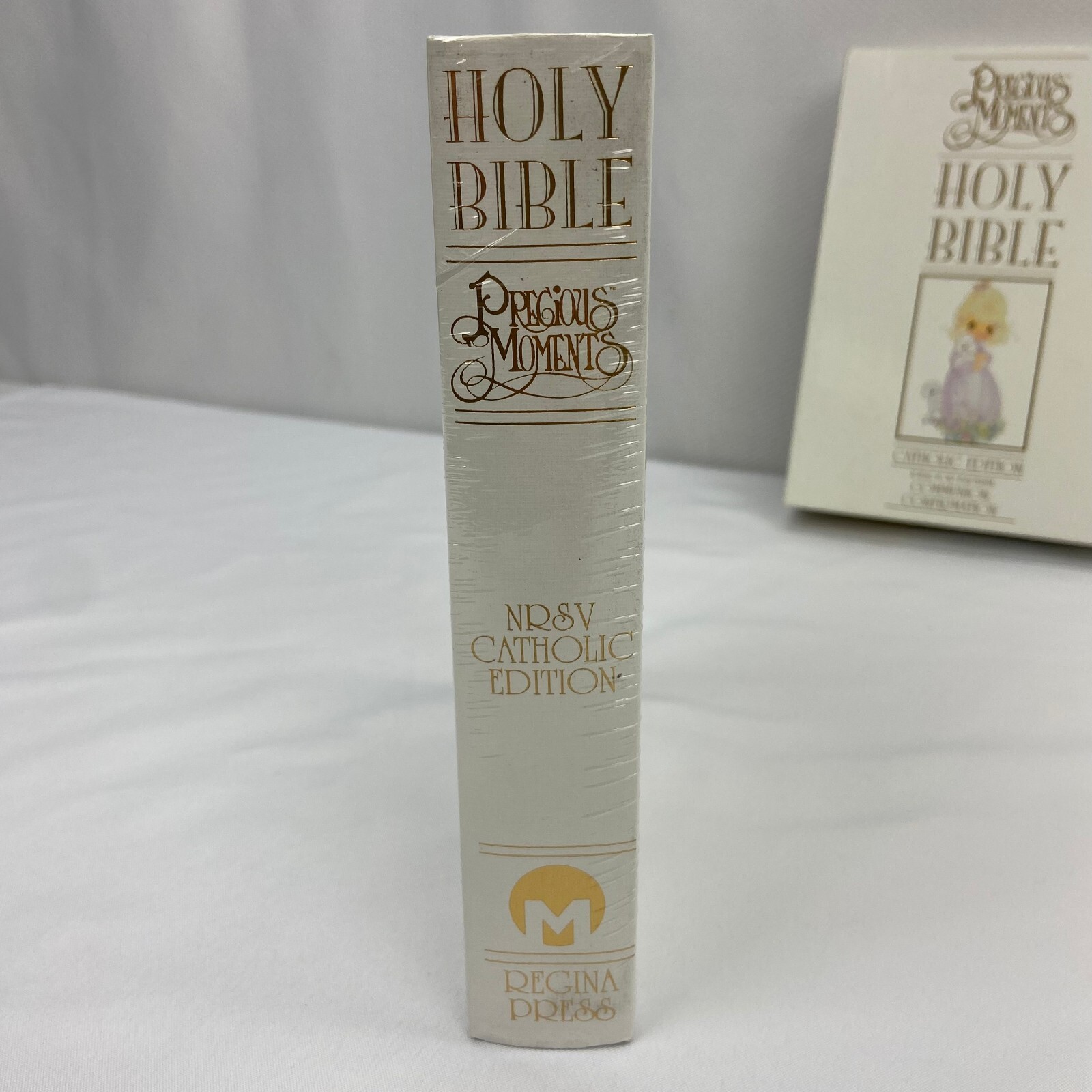 Precious Moments Catholic Bible for Boys by Not Available (1994
