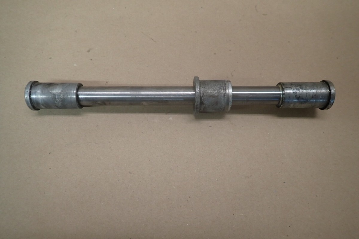 だいず 1989 KAWASAKI ZX1000-B FRONT WHEEL AXLE W/ SPACER | eBay