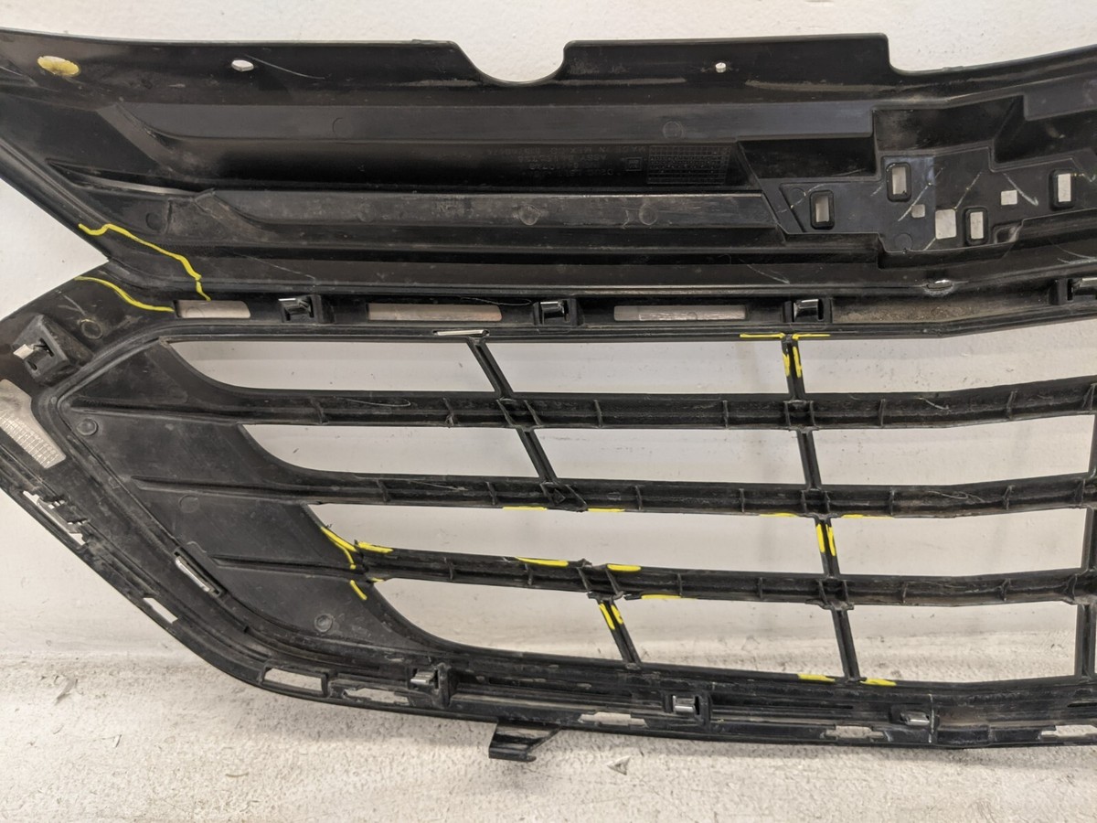 2018 - 2021 CHEVROLET EQUINOX FRONT GRILLE 84150738 OEM USED 