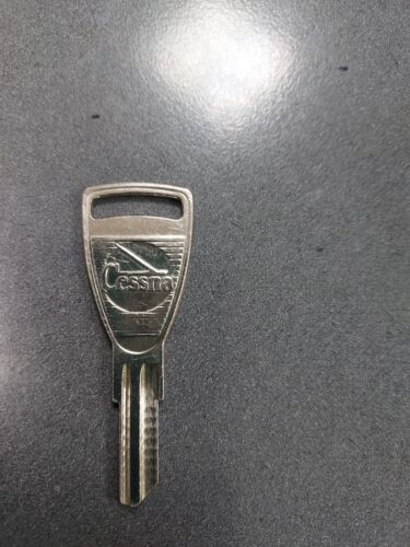 CESSNA Aircraft OEM Factory - Key Blank - NEW Uncut - Foto 3 di 3
