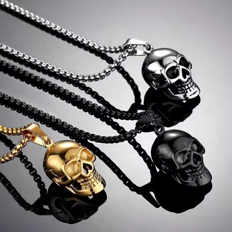 Collier Pendentif Tête De Mort (Skull) - Argenté Et Noir - Style Gothique/Biker - BlackAmazement