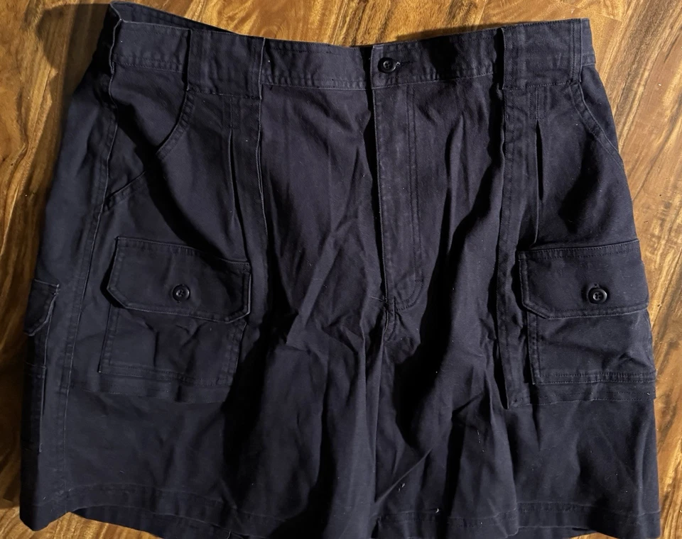 Cabela's Women's black sturdy Cargo Shorts Pockets Utility size 20 waist 40 - Image 2 of 3