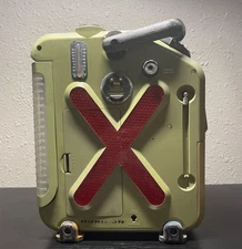 Jeep Rubicon Gas Can Style Emergency Flasher Lamp Weatherband Radio Battery