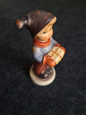 Goebel Hummel Porzellan-Figur ''Nur ne Kleinigkeit'' aus Sammlung in 1A Zustand