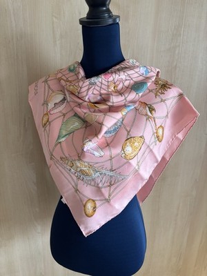 Gucci Silk Scarf Shell Marine Pattern Pink Made in Italy 34'' Square Vintage
