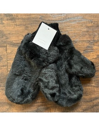 NWT Lauren Conrad Cream/Ivory Mittens Gloves One Size