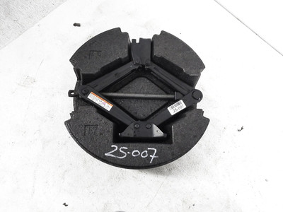 リブドロワ 2019-2023 Toyota Rav4 Scissor Jack W/Foam Holder - 64779-0R050 | eBay