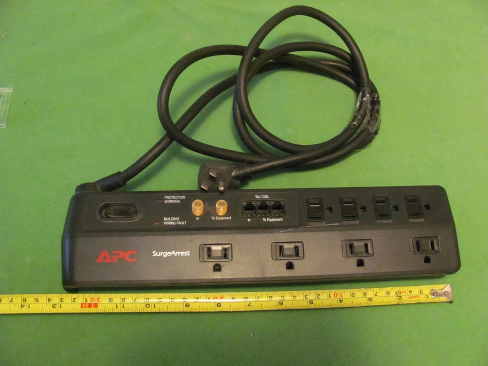 APC P8VT3 Surge-Arrest with 8-Outlet, Telephone Splitter & Coaxial. - Image 2 of 4