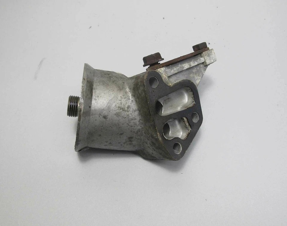 BMW 2002 E21 320i M10 1976-1979 cabezal de montaje de filtro de aceite de motor de 4 cilindros OEM Foto 4 de 4