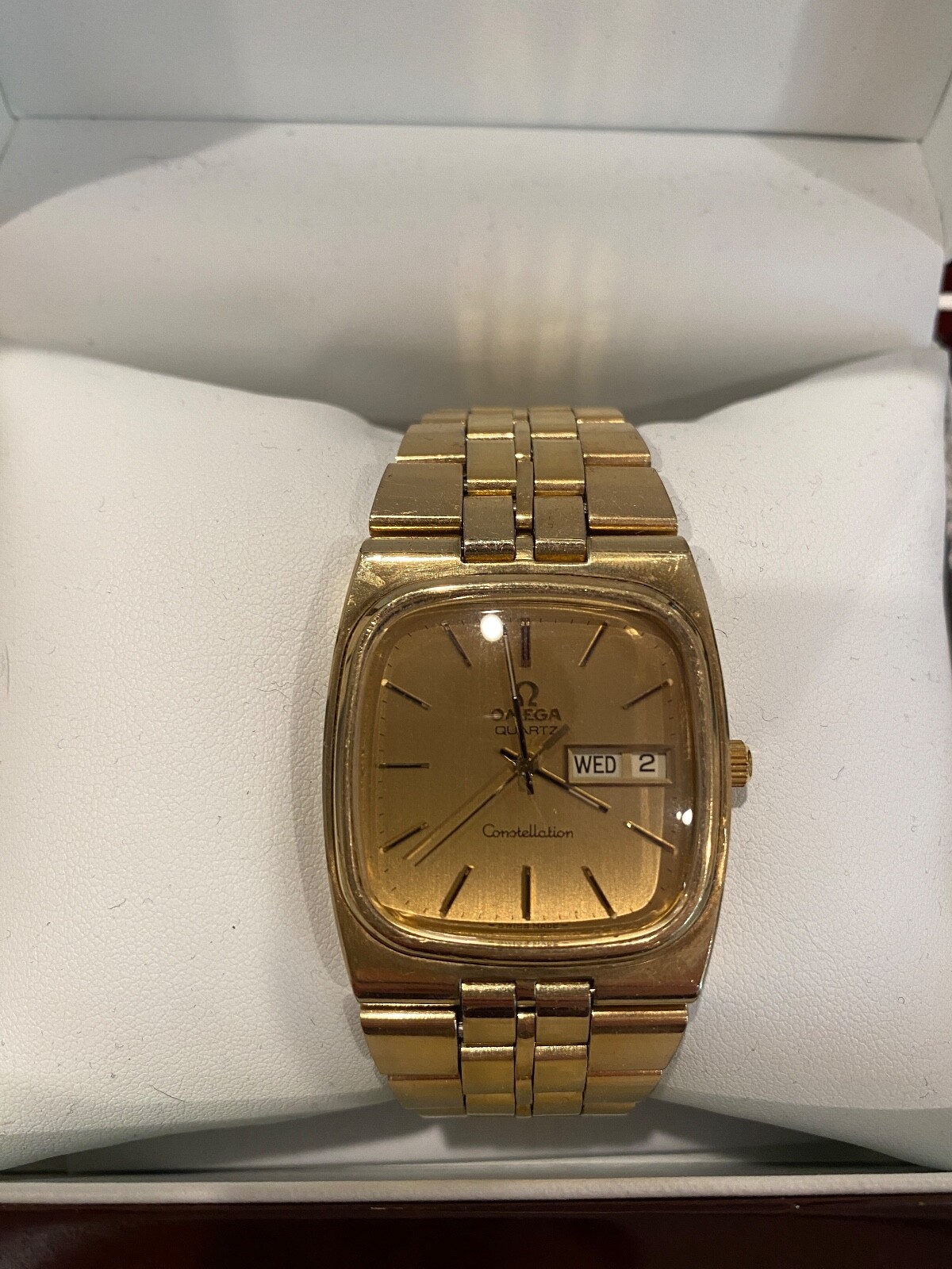 Vintage Omega Constellation Watch in 10K Gold - Rare Collectible Timepiece