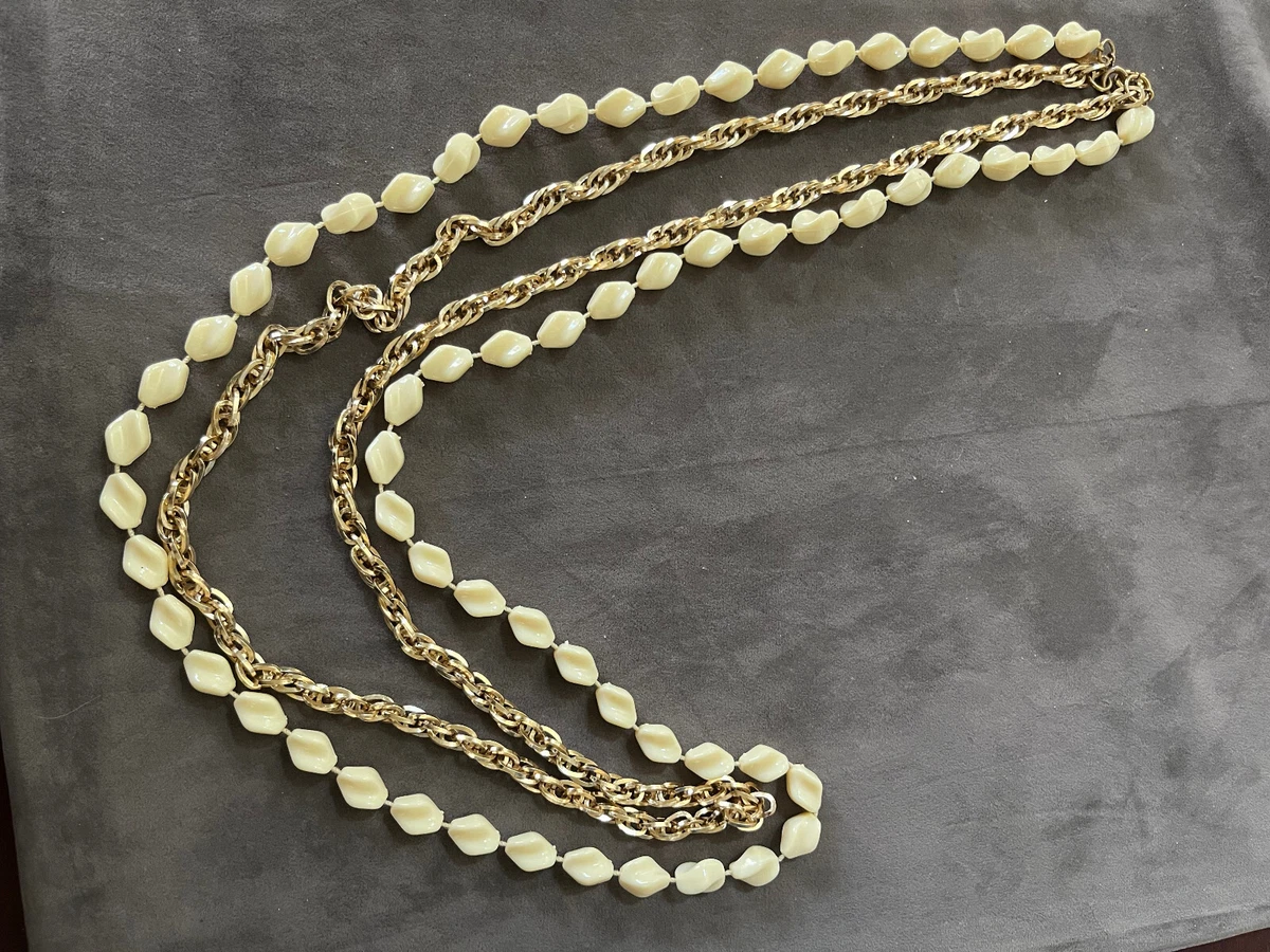 Vintage 1970s Sarah Coventry Holiday Beads Beige Plastic Necklace Gold Tone