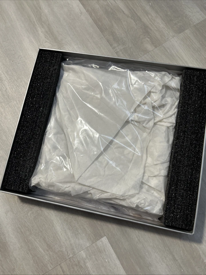 Marco de fotos Michael Aram corazón 5" x 7" - plateado sellado de fábrica nunca abierto Foto 2 de 3