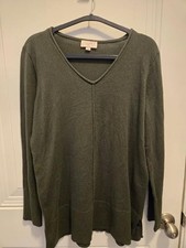 Women's Loft Long Sleeve Light Weight Sweater - Size M Green