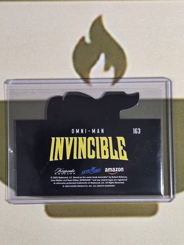 2025 Invincible Keepsake Edition OMNI-MAN 3/10 Die Cut Gold 🔥 - Picture 2 of 3