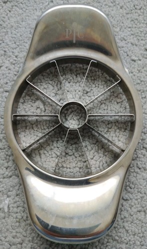 Pampered Chef Metal Apple Wedger Slicer Corer 7"x4.25"x1"