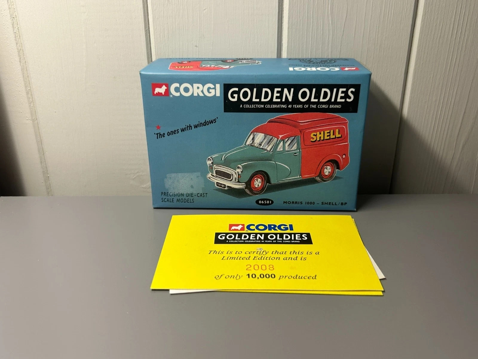 CORGI GOLDEN OLDIES - MORRIS 1000 VAN - SHELL/BP - BOXED LTD EDITION - 06501