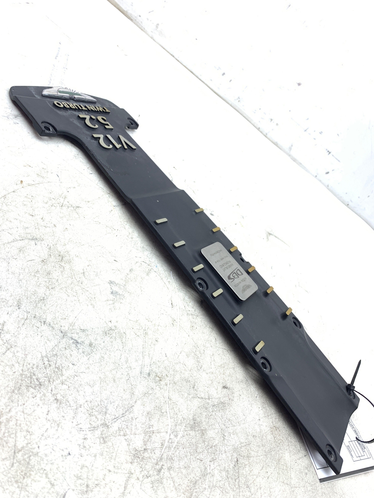 2019 ASTON MARTIN DBS SUPERLEGERRA AE31 5.2L V12 CENTER VALLEY COVER PLATE