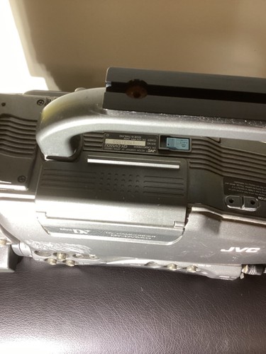 JVC Mini DV Camcorder GY-DV550 has not been tested. - Picture 8 of 16