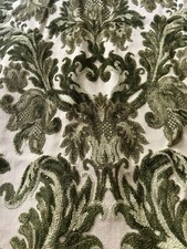 Pregiato Velluto  Broccato  Rinascimentale   Verde Fondo Beige   € 190 x 2,50m