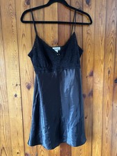 Vintage Lace Black Nightgown Slip Women  s Size Medium Adjustable Straps